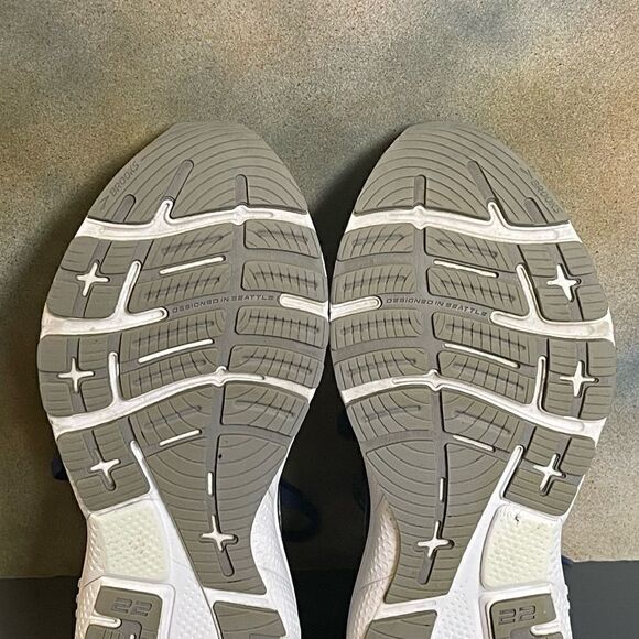 Brooks Adrenaline GTS 22 1203531D045 Gray Women's Wide Running Shoes Size 9D - Picture 11 of 16